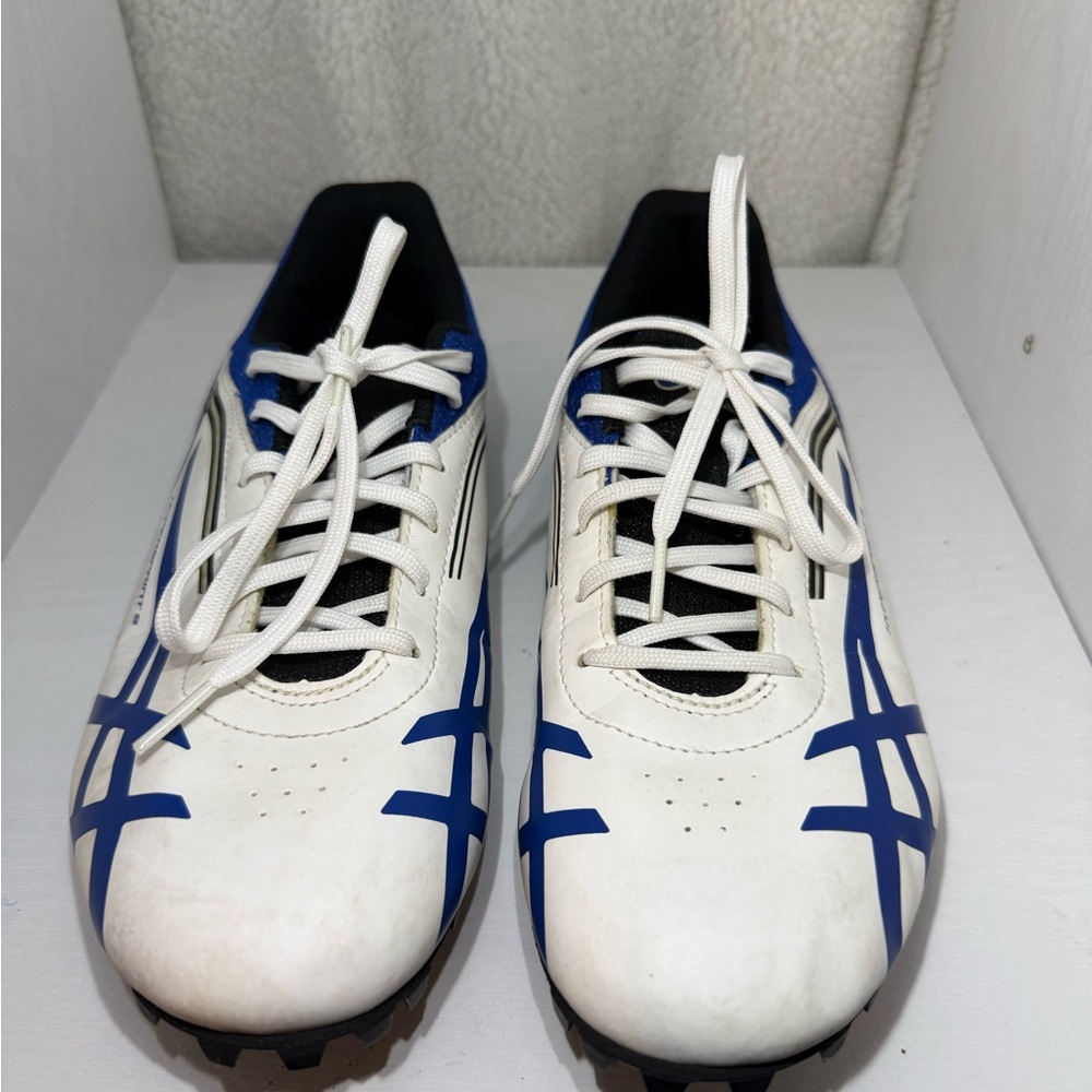 ASICS Men's White and Blue track shoes size 8.5